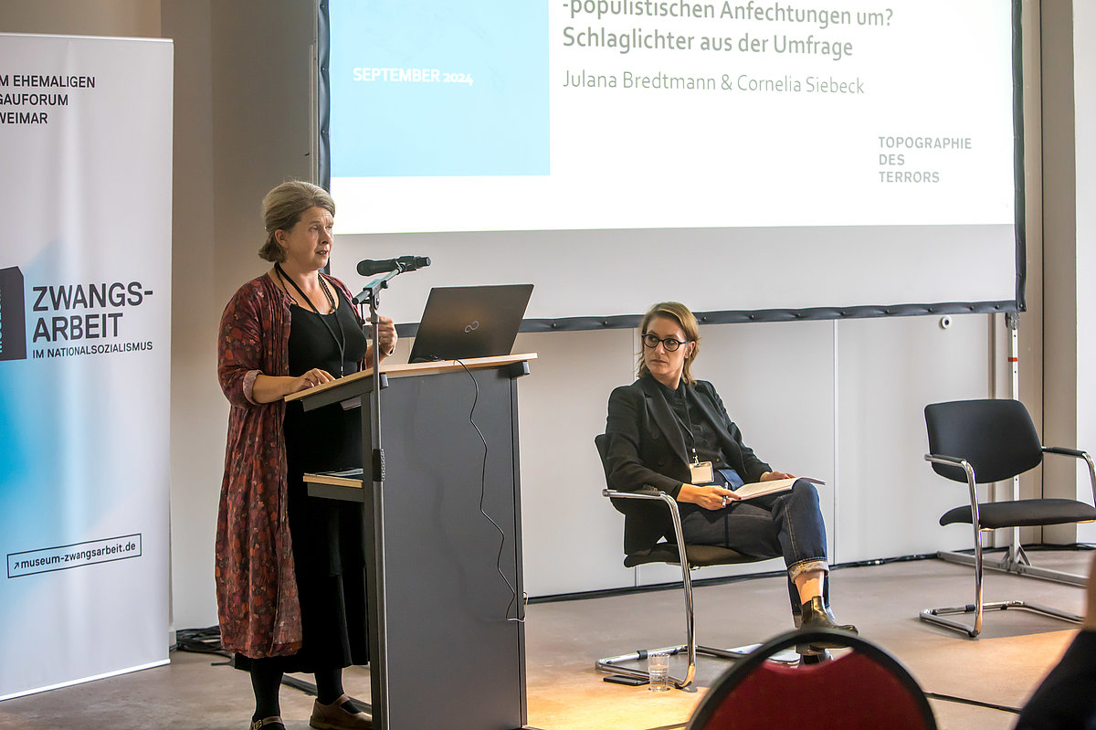 Foto der Konferenz: 2 Vortragende