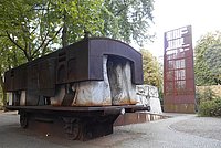 Deportationsmahnmal (1988) in der Levetzovstraße 7 in Berlin-Moabit, Foto: Miriam Guterland [CC BY-SA 3.0], via Wikimedia Commons